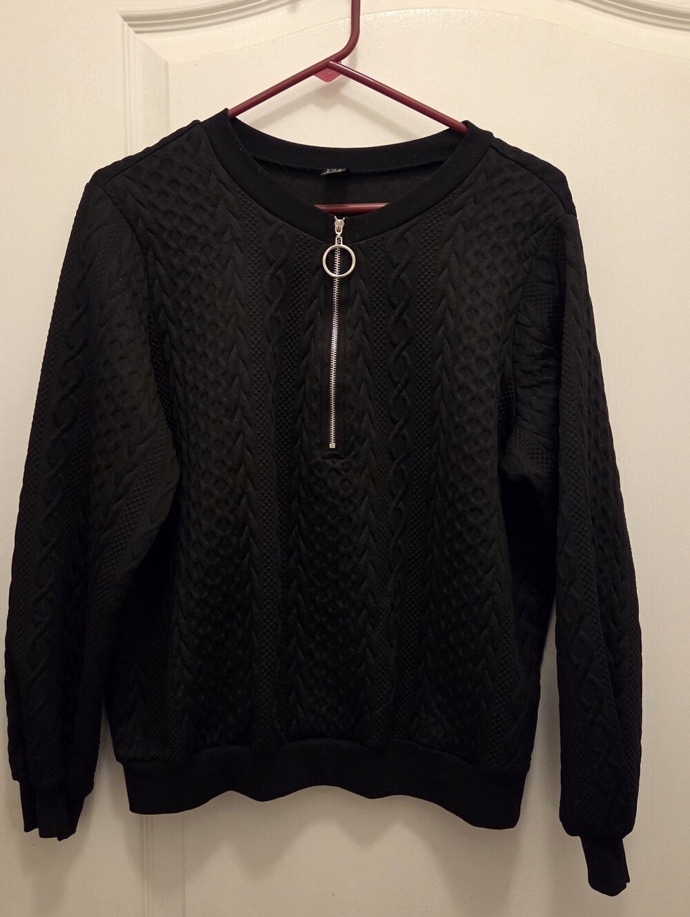 SHEIN textured black sweater with silver ring zipper pull women's size M medium